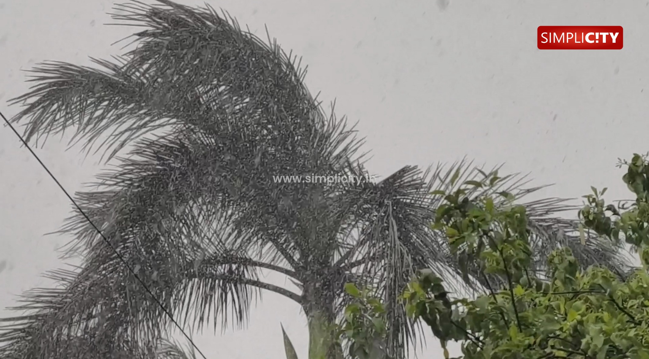 கோவை புறநகர் பகுதிகளில் 1 மணி நேரத்திற்கு மேலாக கனமழை