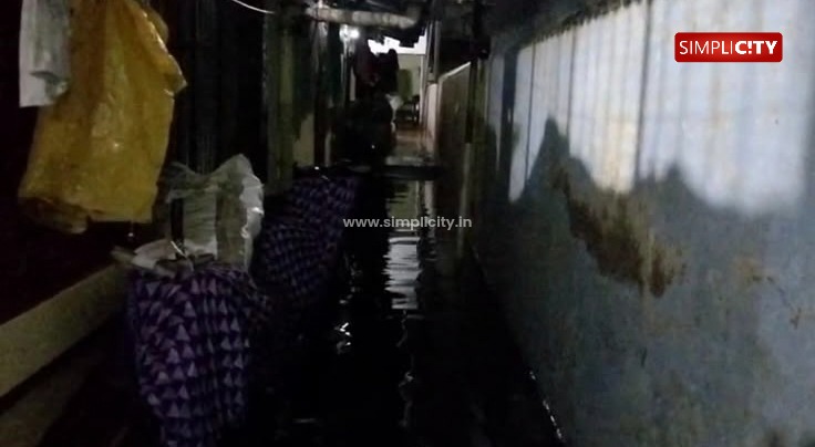 கோவை லாலி ரோடு குடியிருப்புகளுக்குள் புகுந்த மழைநீர்: மக்கள் அவதி