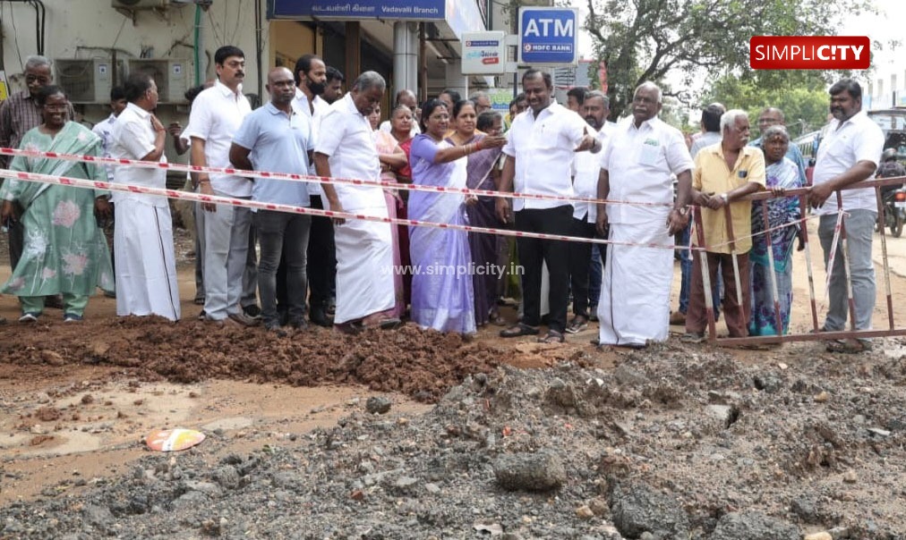 கோவை வடக்கு, மேற்கு மண்டல பகுதிகளில் மழையினால் சேதமடைந்த சாலைகள் மற்றும் மழைநீர் வடிகால்களை மேயர் ஆய்வு