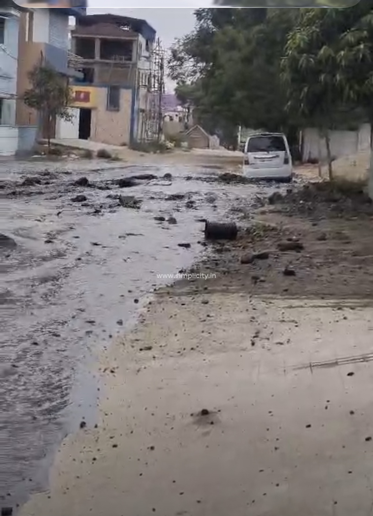 Sewage overflow in Eachanari