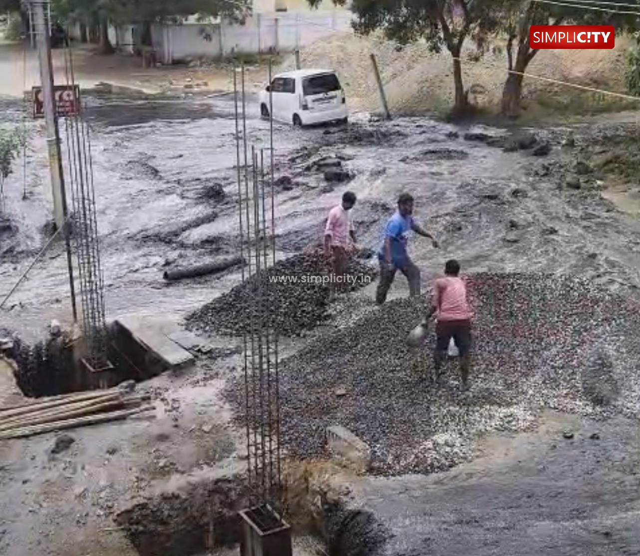 Sewage overflow in Eachanari