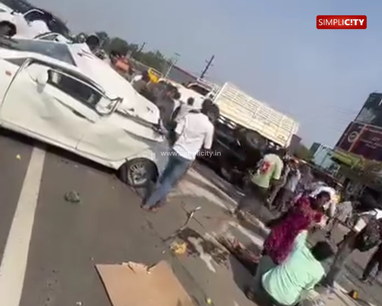 Speeding Car Triggers Multi-Vehicle Crash Near Thennampalayam on Salem Highway; Two Injured, Traffic Halted