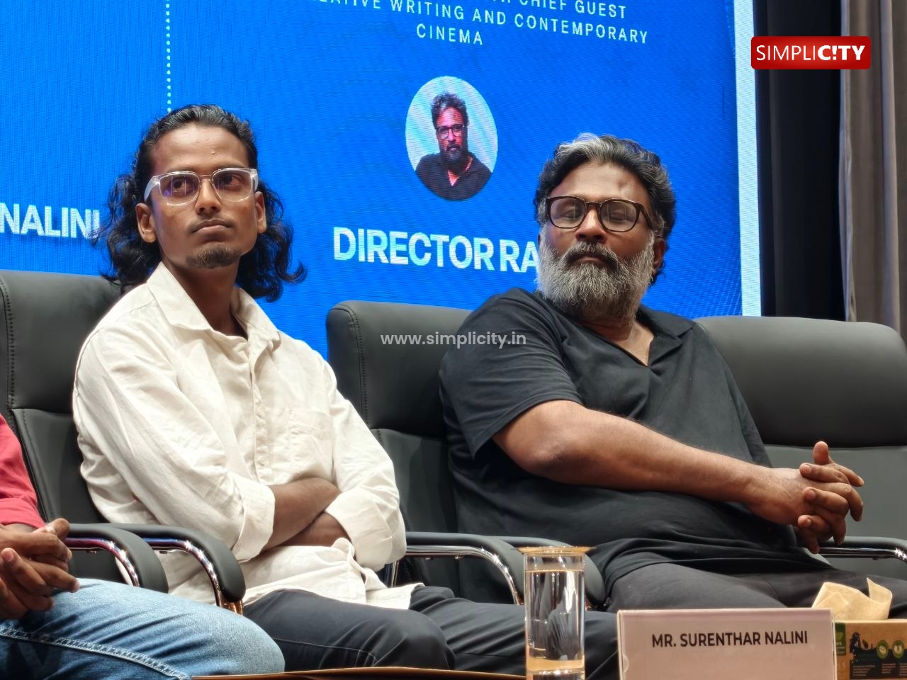 சிறகுகள் 2026: குமரகுரு கலை மற்றும் அறிவியல் கல்லூரியில் காட்சி தொடர்பு துறை சார்பில் "சிறகுகள் 2026" என்ற தலைப்பில் இயக்குனர் ராம் பங்கு பெற்ற சிறப்பு கலந்துரையாடல் நிகழ்வு குமரகுரு கல்லூரி வளாகத்தில் நடைபெற்றது. — image 4