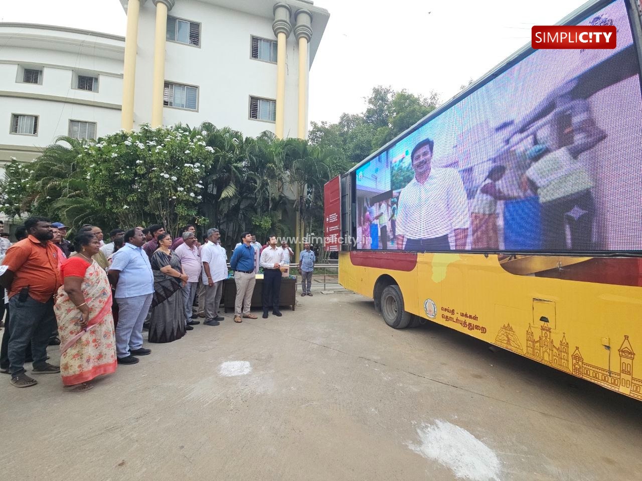 Ahead of the northeast monsoon, the Coimbatore District Collector launched a vehicle awareness campaign on rainwater harvesting in Coimbatore. — image 1