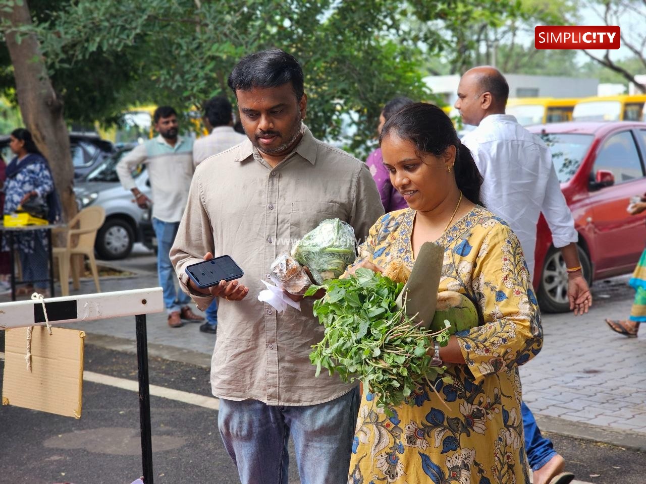 சிறுவர் சந்தை நிகழ்ச்சி: கோவை Ksirs பள்ளியில் நடைபெற்ற சிறுவர் சந்தை நிகழ்ச்சியில் பள்ளி மாணவர்கள் பங்குபெற்று காய், கீரை வகைகளை விற்பனை செய்து உற்சாகத்துடன் பங்கேற்றனர். — image 7
